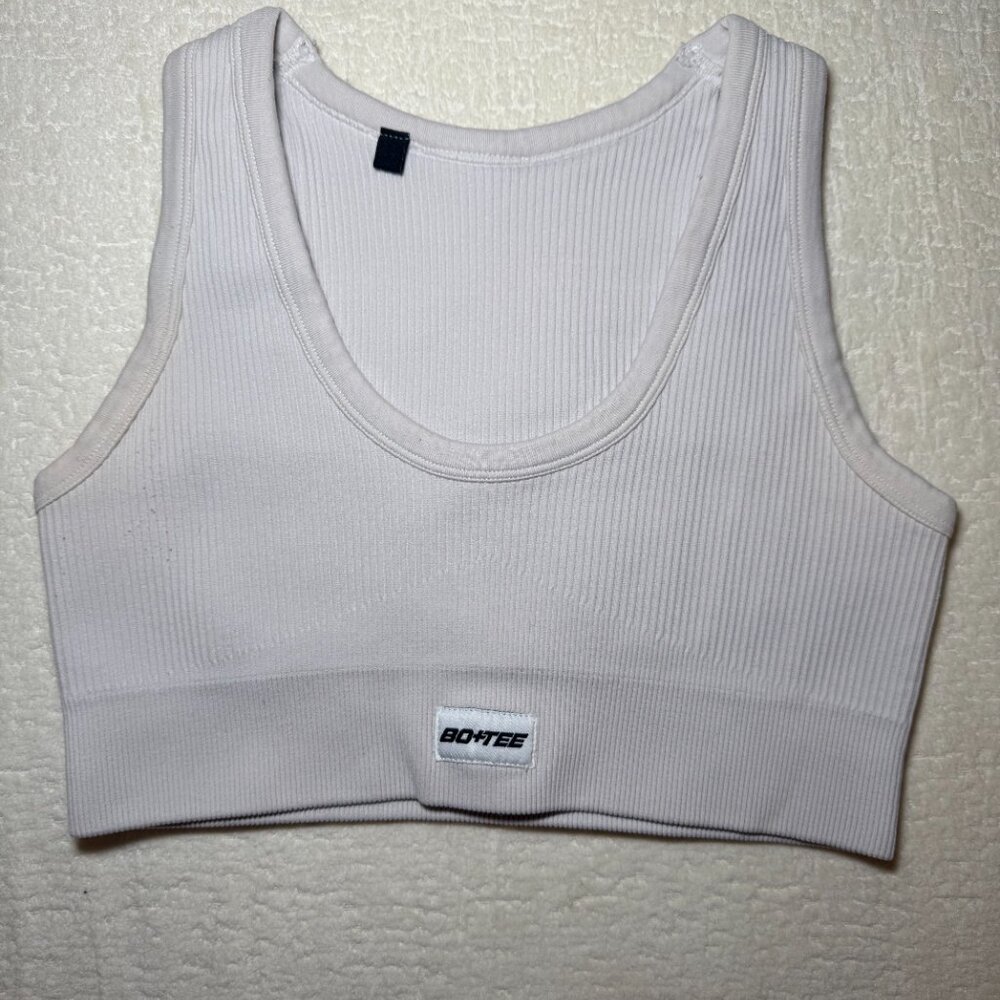Bo & Tee ribbed white sports bra / crop top